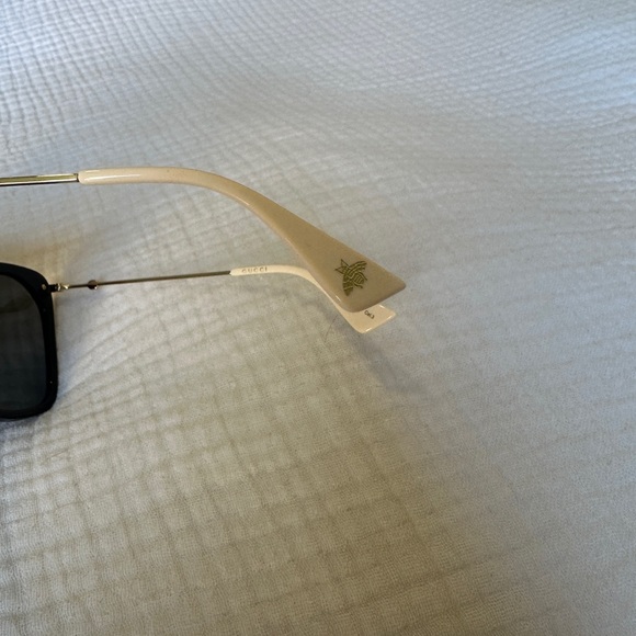 Gucci Black Sunglasses - Picture 6 of 8